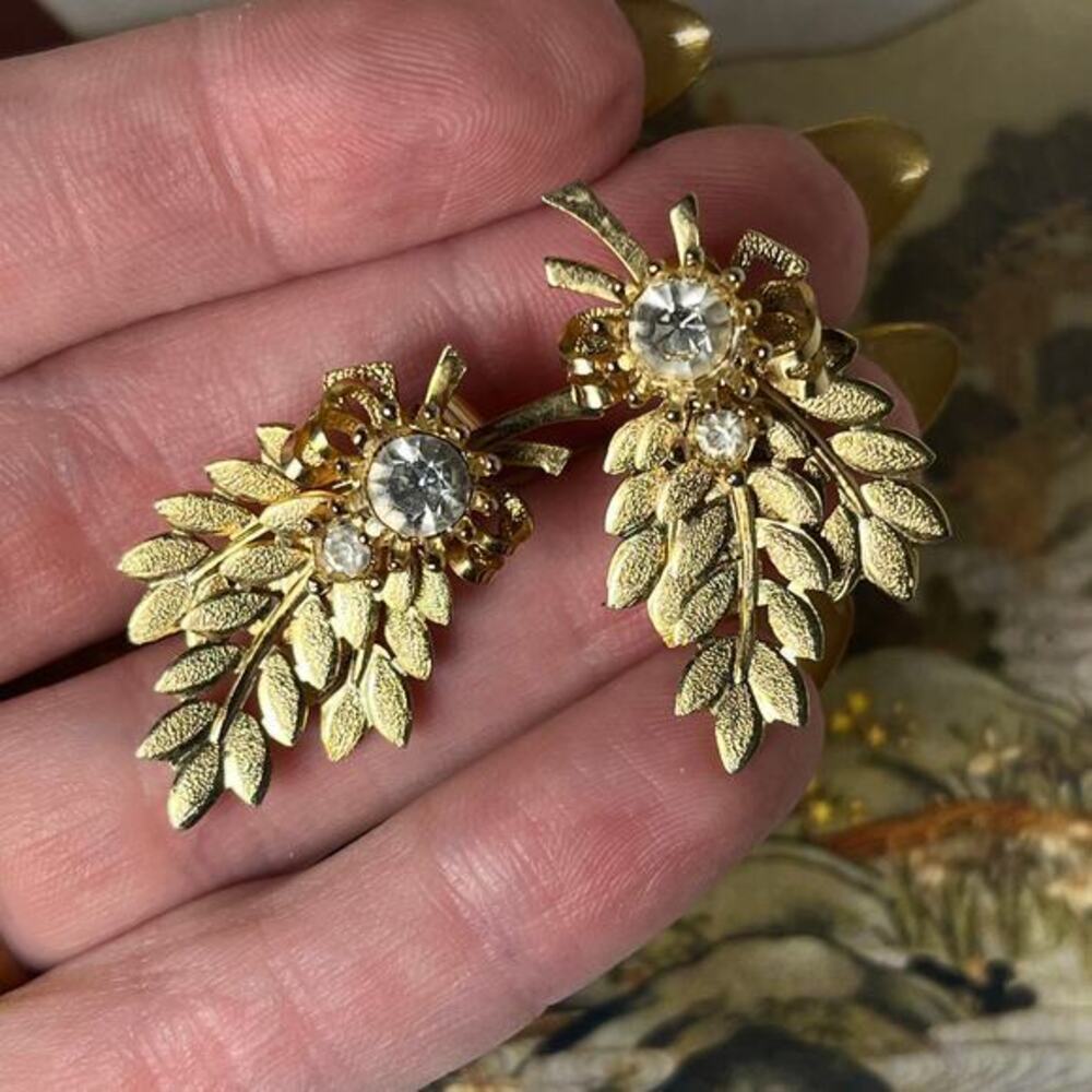 Sarah Coventry Gold Leaf Rhinestone Vintage Earrings